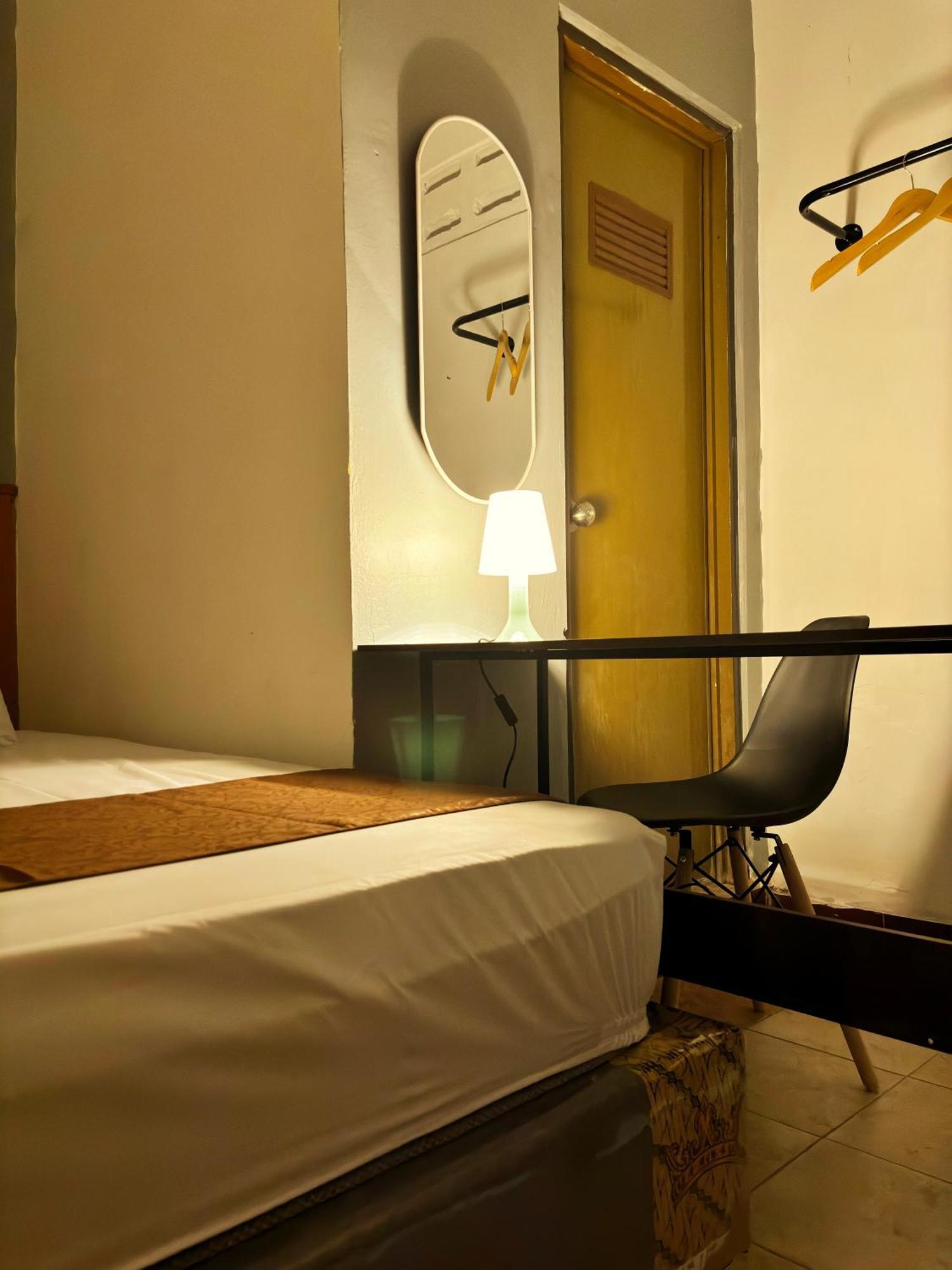 Jogja Day Inn Yogyakarta Exterior foto