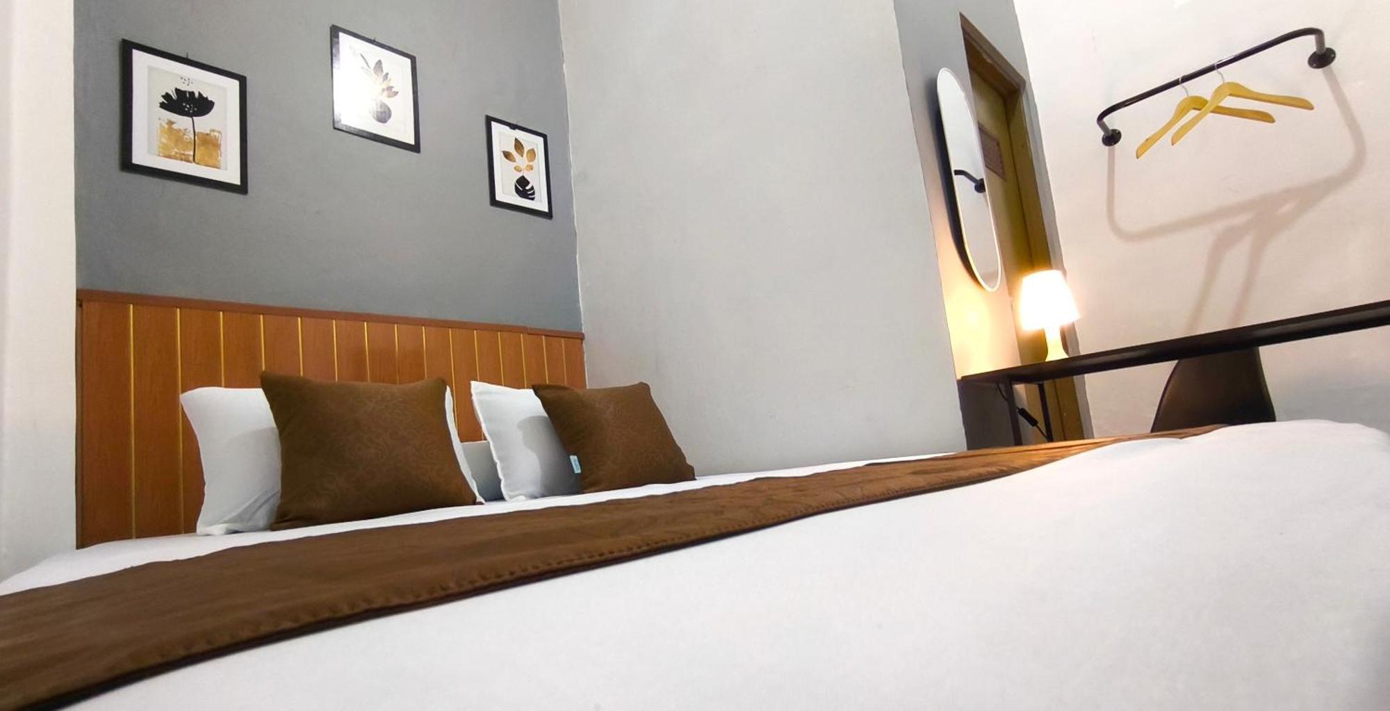 Jogja Day Inn Yogyakarta Exterior foto