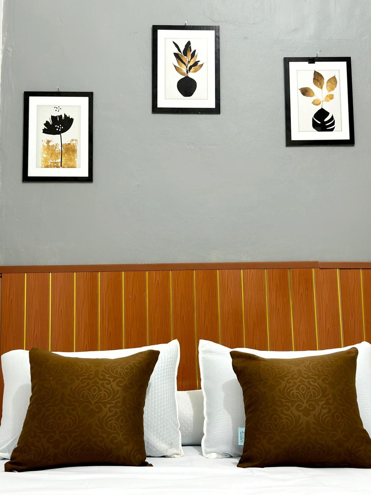 Jogja Day Inn Yogyakarta Exterior foto