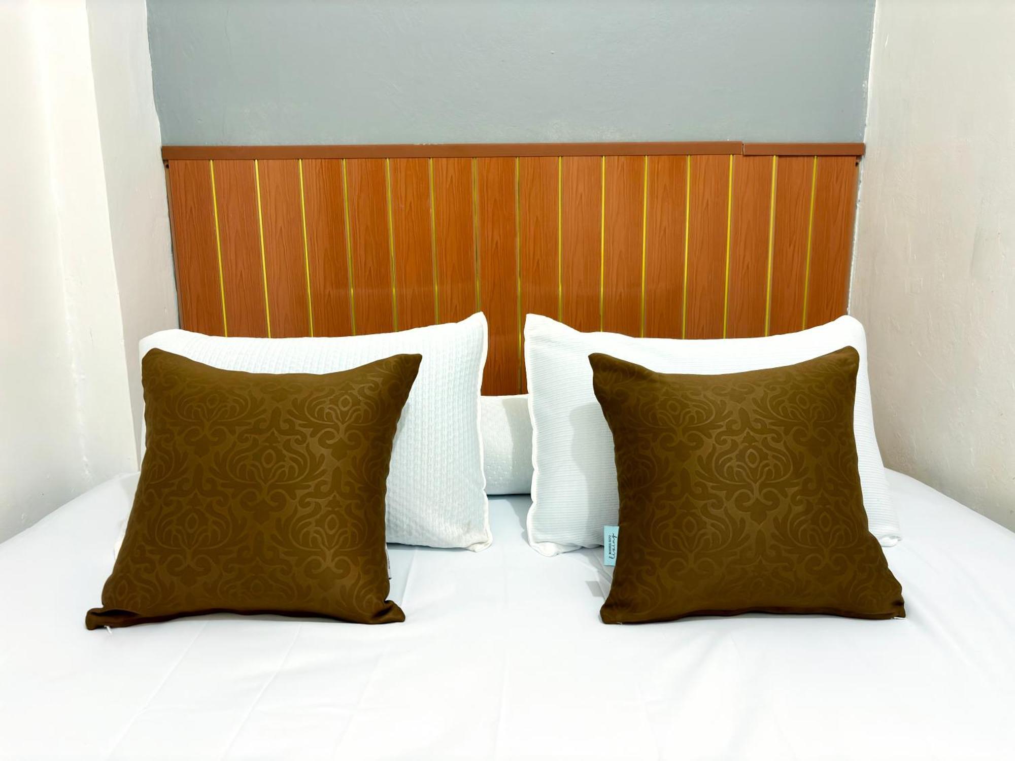 Jogja Day Inn Yogyakarta Exterior foto