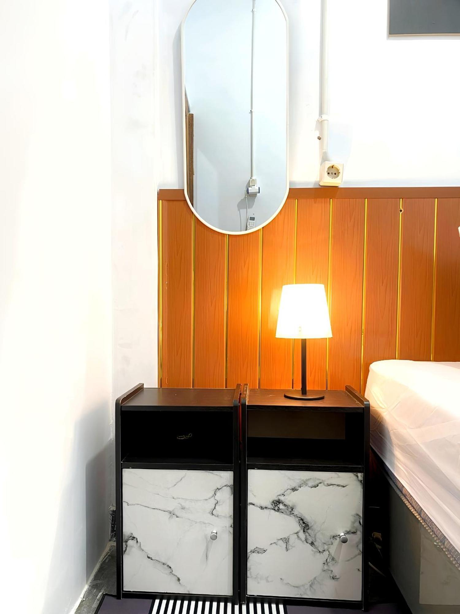 Jogja Day Inn Yogyakarta Exterior foto